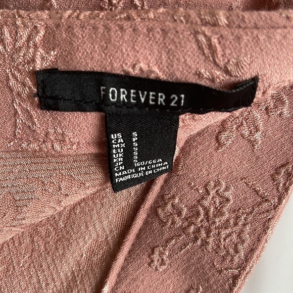 Forever 21 women’s embroidered skirt - Picture 4 of 6